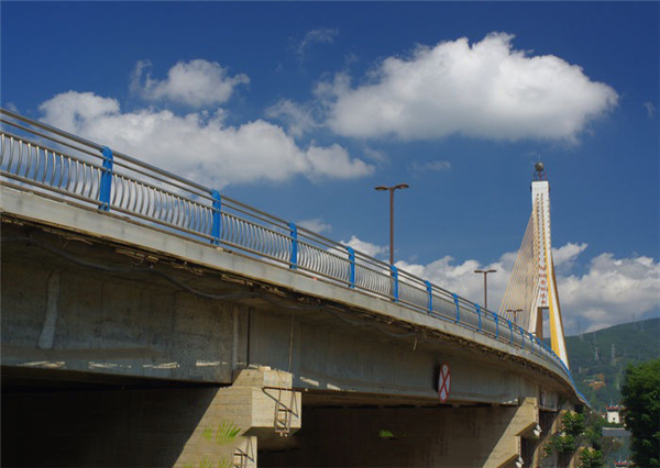 芜湖304不锈钢桥梁护栏：安全、耐用与美观的完美结合