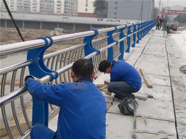 芜湖不锈钢桥梁护栏除锈维护的重要性及其方法
