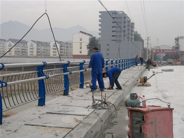 芜湖不锈钢复合管护栏常见问题及解决方案